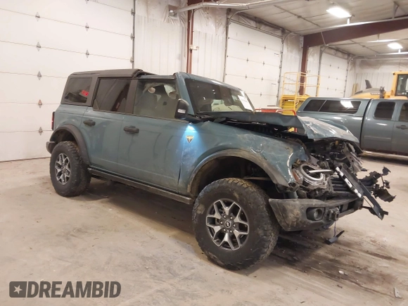 2022 Ford Bronco z VIN 1FMEE5DP8NLB54954, wystawiony jako IAAI lot #42038688 z przebiegiem 45 182 mil mil oraz . Historia ofert i sprzedaży dostępna na DreamBid. Obrazek 1.