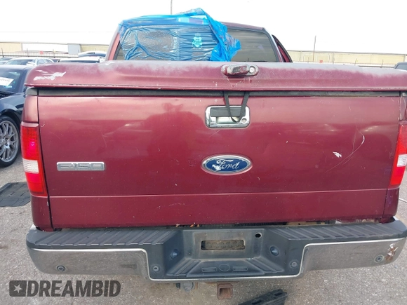 2005 Ford F-150 XLT z VIN 1FTPW12545FB51424, wystawiony jako IAAI lot #42651343 z przebiegiem 231 555 mil mil oraz . Historia ofert i sprzedaży dostępna na DreamBid. Obrazek 16.