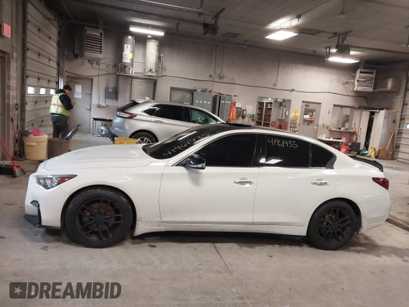 2018 Infiniti Q50 3.0t Luxe with VIN JN1EV7AR5JM436336, listed as a IAAI auction lot 41961435 with 87,671 mi miles. Bid and sale history available at carsss.com. Image 13.
