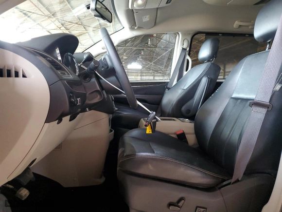2015 Chrysler Town & Country Touring with VIN 2C4RC1BG0FR602510, listed as a Copart auction lot 47824515 with 152,411 mi miles and Salvage Title. Bid and sale history available at carsss.com. Image 7.