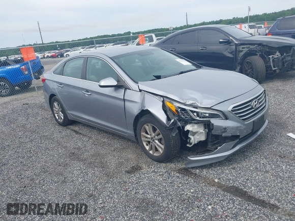 2016 Hyundai Sonata SE z VIN 5NPE24AF8GH334395, wystawiony jako IAAI lot #42333326 z przebiegiem 130 429 mil mil oraz . Historia ofert i sprzedaży dostępna na DreamBid. Obrazek 1.