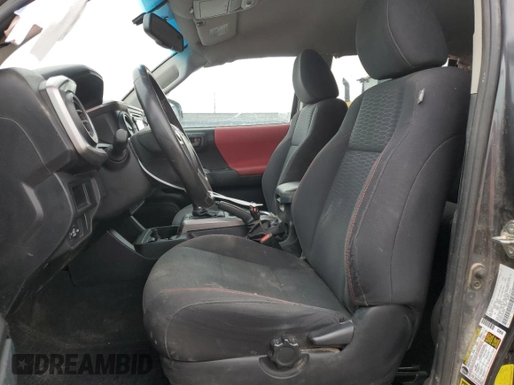 2017 Toyota Tacoma SR5 z VIN 3TMCZ5AN7HM094624, wystawiony jako Copart lot #58166405 z przebiegiem 84 877 mil mil oraz Szkoda całkowita • Salvage title. Historia ofert i sprzedaży dostępna na DreamBid. Obrazek 7.
