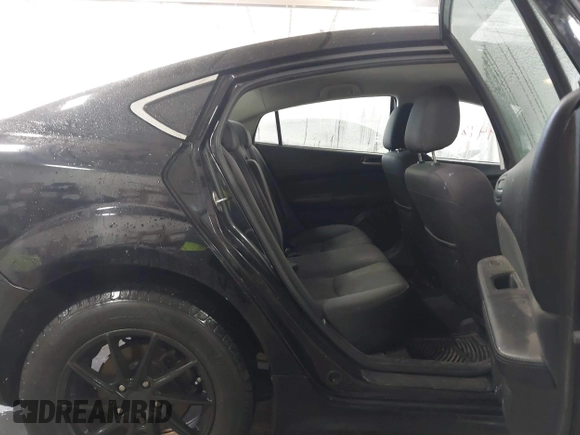 2013 Mazda 6 i Sport with VIN 1YVHZ8BH4D5M16470, listed as a IAAI auction lot 41594785 with 184,977 mi miles. Bid and sale history available at carsss.com. Image 8.