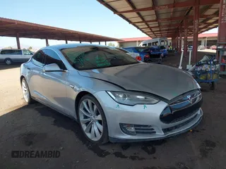 2014 Tesla Model S 60 с VIN 5YJSA1H14EFP38630, выставлен на аукционе IAAI как лот 42726434 с пробегом 157 897 миль миль и . История ставок и продаж доступна на DreamBid. Изображение 1.
