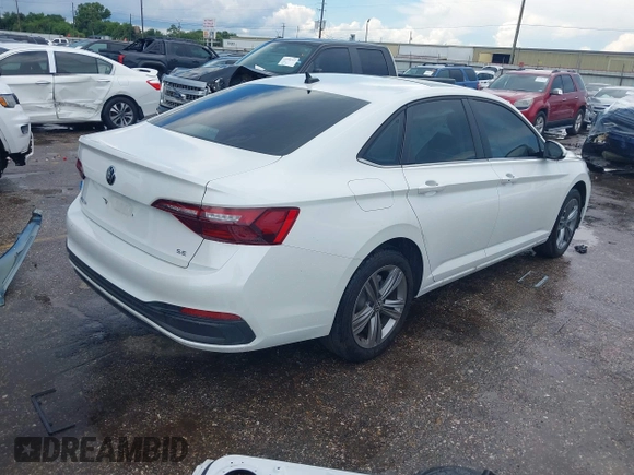 2024 Volkswagen Jetta SE with VIN 3VW7M7BU4RM097738, listed as a IAAI auction lot 42582290 with 2,598 mi miles and . Bid and sale history available at DreamBid. Image 4.