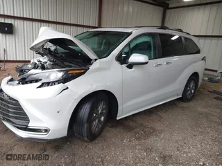 2024 Toyota Sienna XLE with VIN 5TDYRKEC3RS190684, listed as a IAAI auction lot 41853725 with 58,343 mi miles. Bid and sale history available at carsss.com. Image 2.