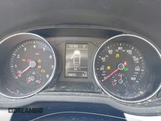 2017 Volkswagen Passat S z VIN 1VWAT7A30HC009964, wystawiony jako IAAI lot #42181146 z przebiegiem 118 855 mil mil oraz . Historia ofert i sprzedaży dostępna na DreamBid. Obrazek 7.