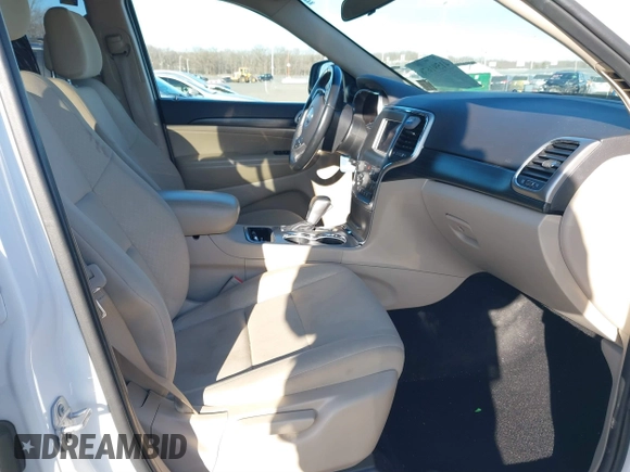 2019 Jeep Grand Cherokee Laredo E with VIN 1C4RJFAG7KC694674, listed as a IAAI auction lot 41591678 with 61,144 mi miles. Bid and sale history available at carsss.com. Image 5.