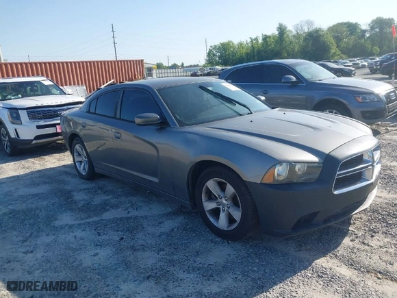 2011 Dodge Charger SE with VIN 2B3CL3CG6BH614842, listed as a IAAI auction lot 41986600 with 160,935 mi miles. Bid and sale history available at carsss.com. Image 1.