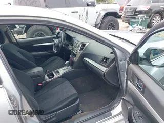 2014 Subaru Legacy Premium z VIN 4S3BMBC64E3035526, wystawiony jako IAAI lot #42254628 z przebiegiem 113 297 mil mil oraz . Historia ofert i sprzedaży dostępna na DreamBid. Obrazek 5.
