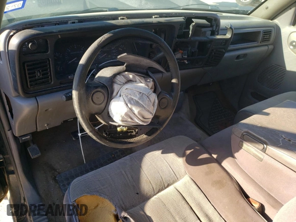 1996 Dodge 1500 с VIN 3B7HC13Z0TG177108, выставлен на аукционе Copart как лот 48244335 с пробегом 236 950 миль миль и Списание • Salvage title. История ставок и продаж доступна на DreamBid. Изображение 8.