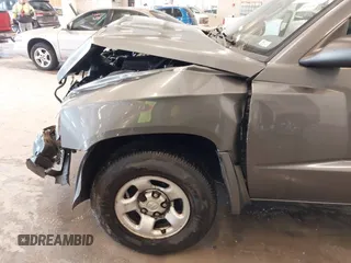 2005 Dodge Dakota ST with VIN 1D7HE22KX5S108948, listed as a IAAI auction lot 41588626 with 149,594 mi miles and . Bid and sale history available at DreamBid. Image 18.