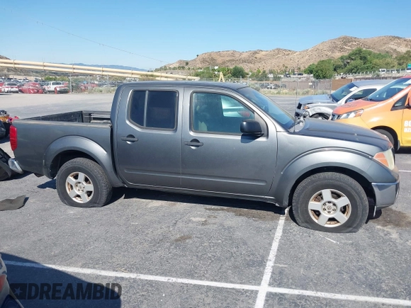 2006 Nissan Frontier SE z VIN 1N6AD07U16C452948, wystawiony jako IAAI lot #42376966 z przebiegiem 228 540 mil mil oraz . Historia ofert i sprzedaży dostępna na DreamBid. Obrazek 13.