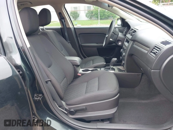 2010 Ford Fusion SE with VIN 3FAHP0HG3AR255152, listed as a IAAI auction lot 42650515 with 33,236 mi miles and . Bid and sale history available at DreamBid. Image 5.