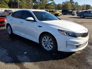 2017 Kia Optima LX z VIN 5XXGT4L35HG165653, wystawiony jako Copart lot #85765954 z przebiegiem 130 135 mil mil oraz Szkoda całkowita • Salvage title. Historia ofert i sprzedaży dostępna na DreamBid. Obrazek 4.
