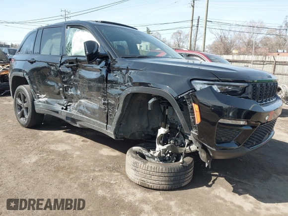 2024 Jeep Grand Cherokee Limited z VIN 1C4RJHBG2R8601244, wystawiony jako IAAI lot #41854002 z przebiegiem 10 606 mil mil oraz . Historia ofert i sprzedaży dostępna na DreamBid. Obrazek 1.
