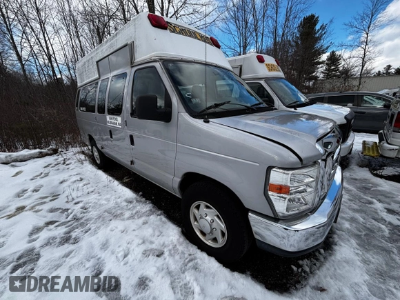 2014 Ford Econoline Cargo Commercial with VIN 1FTNS2EW7EDB18538, listed as a Copart auction lot 44216815 with 130,432 mi miles and Clean Title. Bid and sale history available at carsss.com. Image 1.