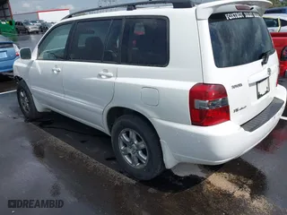 2007 Toyota Highlander with VIN JTEHP21A570202470, listed as a IAAI auction lot 41923634 with 302,540 mi miles. Bid and sale history available at carsss.com. Image 3.