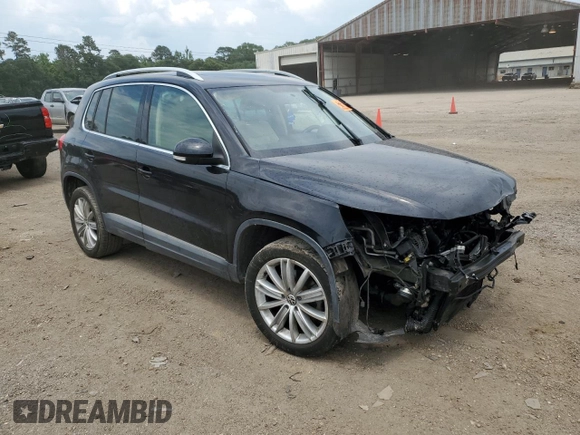 2013 Volkswagen Tiguan SE z VIN WVGAV7AXXDW523728, wystawiony jako Copart lot #64116173 z przebiegiem 116 336 mil mil oraz Szkoda całkowita • Salvage title. Historia ofert i sprzedaży dostępna na DreamBid. Obrazek 4.