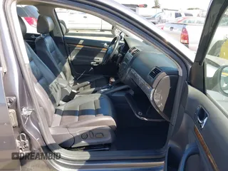 2005 Volkswagen Jetta z VIN 3VWDG71K35M613236, wystawiony jako IAAI lot #41764835 z przebiegiem Nie podano mil oraz . Historia ofert i sprzedaży dostępna na DreamBid. Obrazek 5.