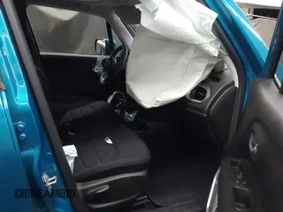 2021 Jeep Renegade Latitude with VIN ZACNJDBB7MPN36630, listed as a IAAI auction lot 42107304 with 41,133 mi miles and . Bid and sale history available at DreamBid. Image 5.