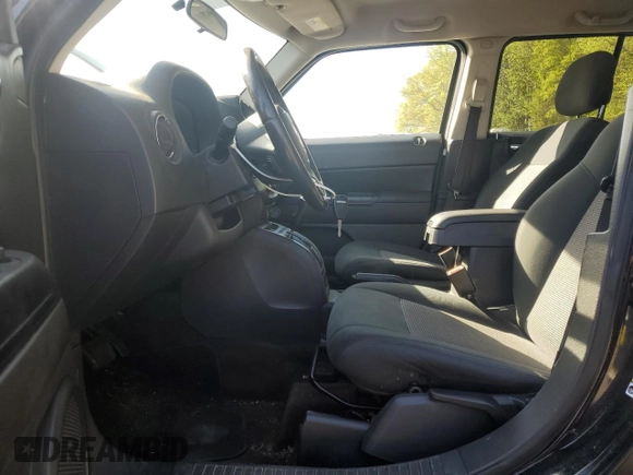 2013 Jeep Patriot Latitude with VIN 1C4NJPFA3DD187440, listed as a Copart auction lot 54947395 with 175,081 mi miles and Clean Title. Bid and sale history available at carsss.com. Image 7.
