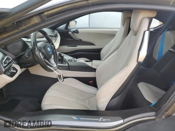 2015 BMW i8 z VIN WBY2Z2C58FVX64920, wystawiony jako Copart lot #74749874 z przebiegiem 29 577 mil mil oraz Szkoda całkowita • Salvage title. Historia ofert i sprzedaży dostępna na DreamBid. Obrazek 7.