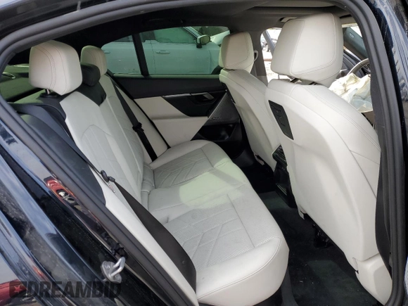 2024 BMW i5 eDrive40 z VIN WBY33FK03RCR93119, wystawiony jako Copart lot #43586895 z przebiegiem 2 266 mil mil oraz Szkoda całkowita • Salvage title. Historia ofert i sprzedaży dostępna na DreamBid. Obrazek 10.
