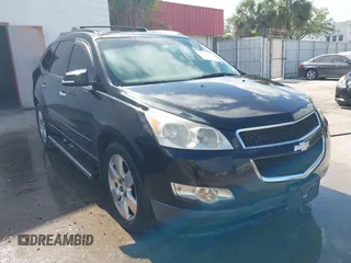 2011 Chevrolet Traverse LTZ z VIN 1GNKVLED9BJ392357, wystawiony jako IAAI lot #42155624 z przebiegiem Nie podano mil oraz . Historia ofert i sprzedaży dostępna na DreamBid. Obrazek 1.
