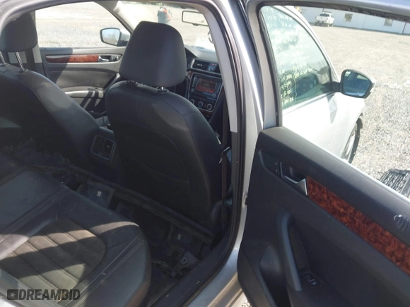 2013 Volkswagen Passat SEL Premium with VIN 1VWCM7A37DC024252, listed as a IAAI auction lot 41944978 with 168,616 mi miles. Bid and sale history available at carsss.com. Image 8.