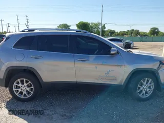 2017 Jeep Cherokee Latitude with VIN 1C4PJLCBXHW573751, listed as a IAAI auction lot 42220184 with 127,362 mi miles and . Bid and sale history available at DreamBid. Image 13.