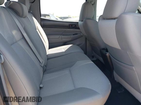 2014 Toyota Tacoma PreRunner with VIN 3TMJU4GN0EM160403, listed as a IAAI auction lot 41979894 with 169,941 mi miles. Bid and sale history available at carsss.com. Image 8.