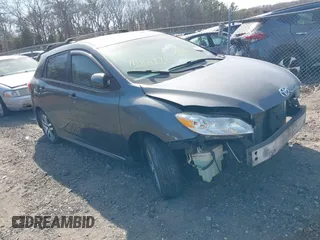 2009 Toyota Matrix S with VIN 2T1LE40E39C001020, listed as a IAAI auction lot 41801991 with 999,999 mi miles. Bid and sale history available at carsss.com. Image 1.