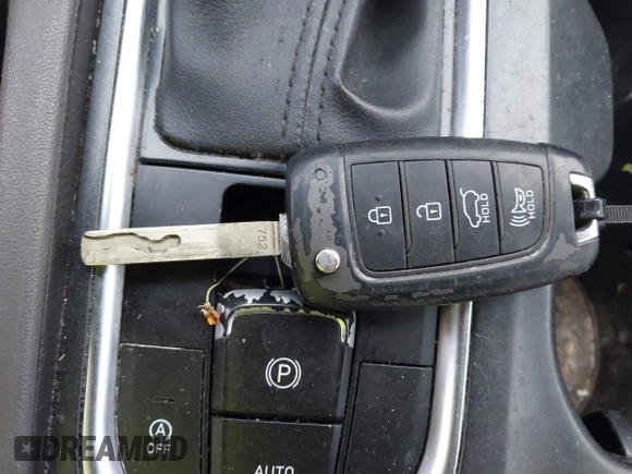 2019 Hyundai Santa Fe SE z VIN 5NMS23AD7KH058499, wystawiony jako IAAI lot #41963798 z przebiegiem Nie podano mil oraz . Historia ofert i sprzedaży dostępna na DreamBid. Obrazek 11.