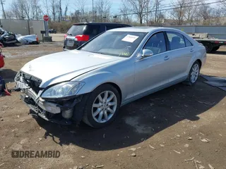 2007 Mercedes-Benz S 550 z VIN WDDNG71X07A036433, wystawiony jako IAAI lot #41860436 z przebiegiem 89 873 mil mil oraz . Historia ofert i sprzedaży dostępna na DreamBid. Obrazek 18.