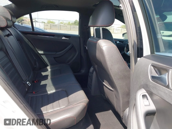 2017 Volkswagen Jetta GLI z VIN 3VW5T7AJ3HM257978, wystawiony jako IAAI lot #41855055 z przebiegiem 177 344 mil mil oraz . Historia ofert i sprzedaży dostępna na DreamBid. Obrazek 8.