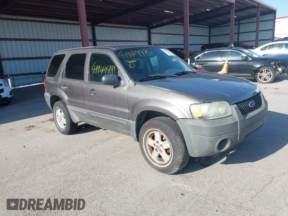 2006 Ford Escape XLS z VIN 1FMYU02Z16KA22746, wystawiony jako IAAI lot #41949781 z przebiegiem 231 666 mil mil oraz . Historia ofert i sprzedaży dostępna na DreamBid. Obrazek 1.