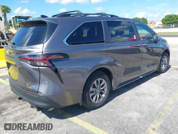 2023 Toyota Sienna XLE с VIN 5TDYSKFC4PS076631, выставлен на аукционе IAAI как лот 42527538 с пробегом 20 123 миль миль и . История ставок и продаж доступна на DreamBid. Изображение 4.