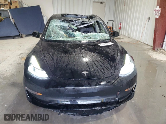 2022 Tesla Model 3 z VIN 5YJ3E1EA6NF369993, wystawiony jako Copart lot #58030945 z przebiegiem 128 079 mil mil oraz Szkoda całkowita • Salvage title. Historia ofert i sprzedaży dostępna na DreamBid. Obrazek 5.