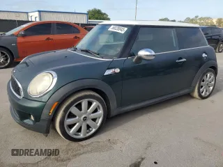 2008 MINI Hardtop S z VIN WMWMF73548TT93539, wystawiony jako Copart lot #58028045 z przebiegiem 89 401 mil mil oraz Czysty tytuł • Clean title. Historia ofert i sprzedaży dostępna na DreamBid. Obrazek 1.