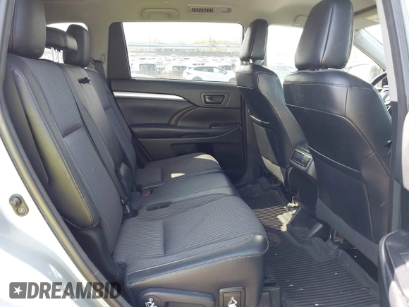 2018 Toyota Highlander LE с VIN 5TDBZRFH2JS499320, выставлен на аукционе IAAI как лот 42099889 с пробегом 642 396 миль миль и . История ставок и продаж доступна на DreamBid. Изображение 8.