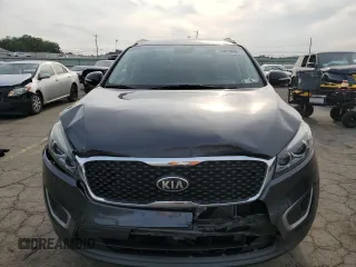 2017 Kia Sorento LX z VIN 5XYPGDA33HG333664, wystawiony jako Copart lot #59619905 z przebiegiem 76 439 mil mil oraz Szkoda całkowita • Salvage title. Historia ofert i sprzedaży dostępna na DreamBid. Obrazek 5.