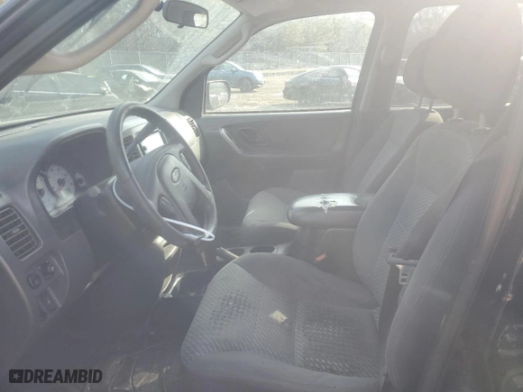 2004 Ford Escape XLT with VIN 1FMYU03174KB88016, listed as a Copart auction lot 42358115 with 178,773 mi miles and Salvage Title. Bid and sale history available at carsss.com. Image 7.