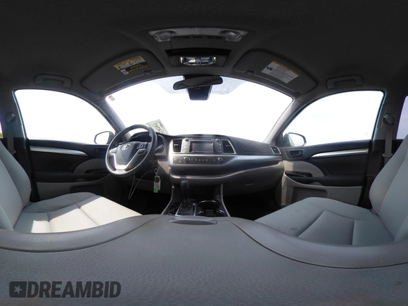 2018 Toyota Highlander LE z VIN 5TDBZRFH3JS841728, wystawiony jako IAAI lot #42424705 z przebiegiem 93 473 mil mil oraz . Historia ofert i sprzedaży dostępna na DreamBid. Obrazek 18.