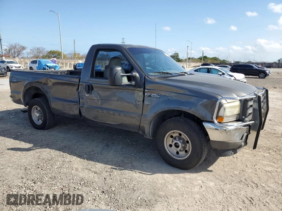 2004 Ford F-250 XL z VIN 1FTNF20L74EA08048, wystawiony jako Copart lot #49302705 z przebiegiem 232 336 mil mil oraz Szkoda całkowita • Salvage title. Historia ofert i sprzedaży dostępna na DreamBid. Obrazek 4.