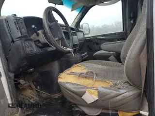 2005 GMC Savana Cargo Van with VIN 1GTGG25V851115411, listed as a Copart auction lot 86377384 with 353,059 mi miles and Salvage Title. Bid and sale history available at carsss.com. Image 7.