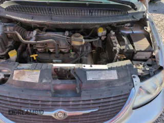 2005 Chrysler Town & Country LX with VIN 2C4GP44R25R483773, listed as a Copart auction lot 52019725 with 244,319 mi miles and Salvage Title. Bid and sale history available at DreamBid. Image 14.