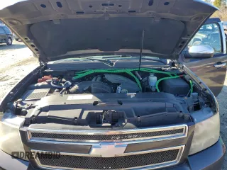 2010 Chevrolet Suburban LT with VIN 1GNUCJE05AR199994, listed as a Copart auction lot 44370655 with 167,356 mi miles and Salvage Title. Bid and sale history available at carsss.com. Image 12.