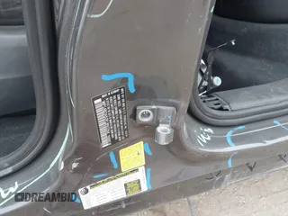 2015 Porsche Macan S с VIN WP1AB2A50FLB50264, выставлен на аукционе IAAI как лот 41402528 с пробегом 73 147 миль миль и . История ставок и продаж доступна на DreamBid. Изображение 21.