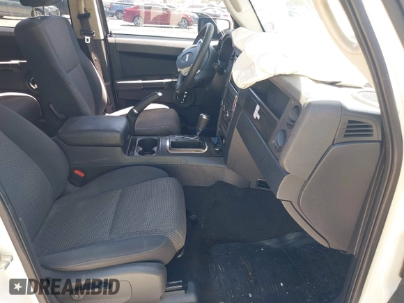 2010 Jeep Commander Sport с VIN 1J4RH4GK9AC140962, выставлен на аукционе IAAI как лот 42117872 с пробегом 177 640 миль миль и . История ставок и продаж доступна на DreamBid. Изображение 5.